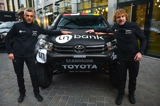 Prieš Dakarą – „Inbank team Pitlane“ apsilankymas „Formulės 1“ trasoje | Organizatorių nuotr.