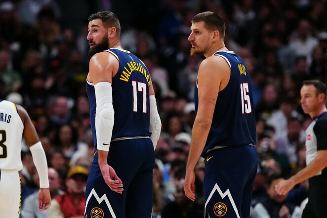 Jonas Valančiūnas ir Nikola Jokičius | Scanpix nuotr.