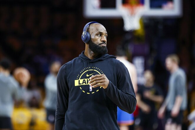 LeBronas Jamesas | EPA / CHRIS TORRES nuotr.