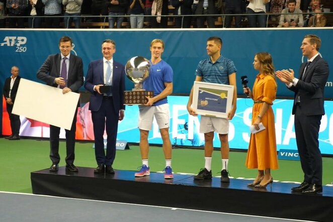 Denisas Šapovalovas | Youtube.com nuotr.