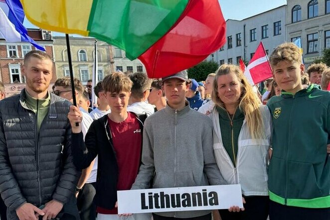 Lietuvos komanda ir Erikas Scheidt | Komandos nuotr.