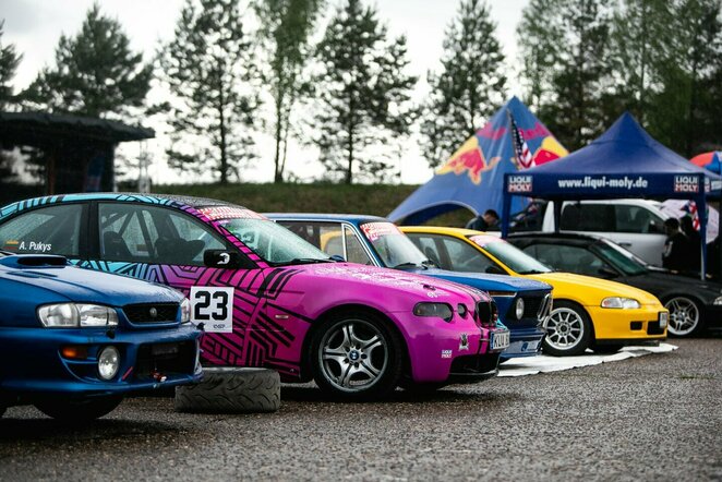 Naujokus į žiedines lenktynes traukia azartas | Egidijaus Babelio nuotr.