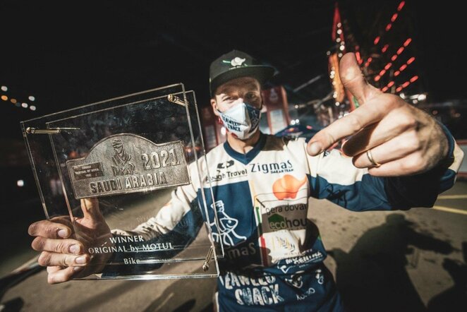 Arūnas Gelažninkas Dakaro finišo podiume ir apdovanojimuose | „Zigmas Dakar Team“ nuotr.