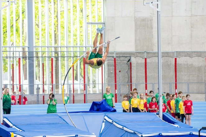 Kaune duris atvėrė Prezidento Valdo Adamkaus lengvosios atletikos maniežas | Teodoro Biliūno / BNS foto nuotr.