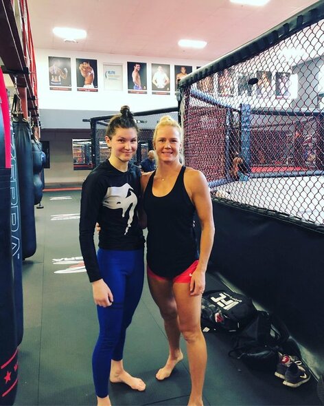 Ernesta Kareckaite ir Holly Holm | Instagram.com nuotr Ernesta Kareckaite ir Holly Holm | Instagram.com nuotr
