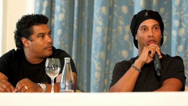 Ronaldinho su savo broliu Roberto | Scanpix nuotr.