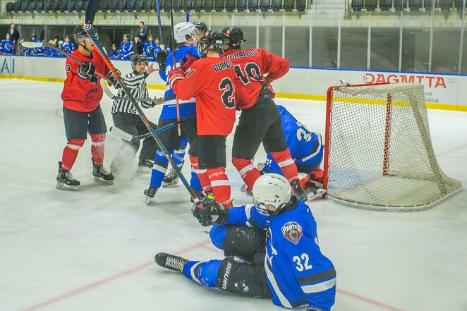 Lietuvių ir estų rungtynės | hockey.lt nuotr. Lietuvių ir estų rungtynės | hockey.lt nuotr.