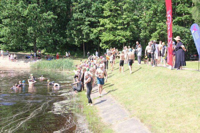 Joninių plaukimo maratonas Šveicarijoje (Kauno plaukimo federacijos nuotr.) | Organizatorių nuotr.