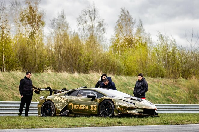 Treniruočių metu Estijoje sudužo „Dynami:t“ komandos „Lamborghini“ | Egidijaus Babelio nuotr.