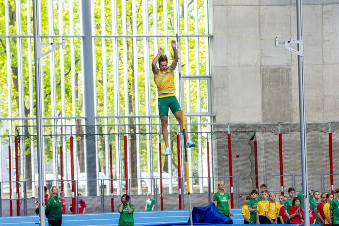 Kaune duris atvėrė Prezidento Valdo Adamkaus lengvosios atletikos maniežas | Teodoro Biliūno / BNS foto nuotr.
