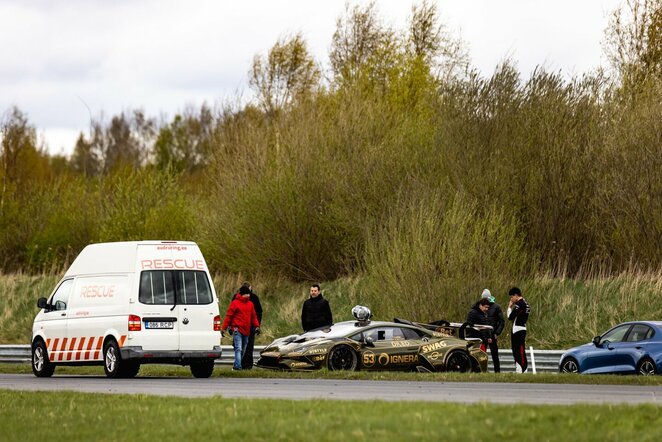 Treniruočių metu Estijoje sudužo „Dynami:t“ komandos „Lamborghini“ | Egidijaus Babelio nuotr.