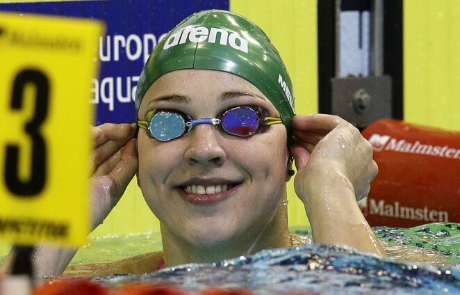 Rūta Meilutytė po 2014 metų Europos plaukimo čempionato 50 metrų krūtine finalo, kuriame iškovojo aukso medalį | Scanpix nuotr.