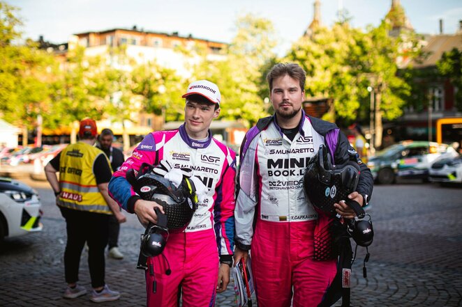 Markas Buteikis ir Titas Čapkauskas asfalto paslapčių mokėsi pas WRC čempionų auklėtoją | asmeninio archyvo nuotr.
