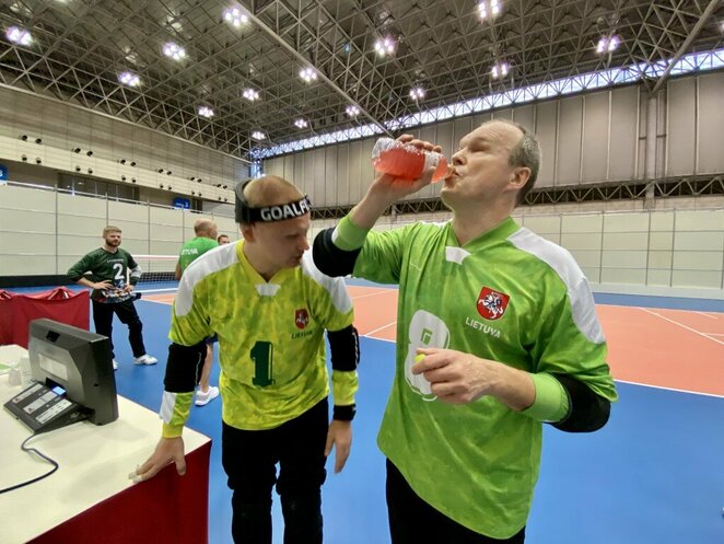 Valandas iki startų skaičiuojantys Lietuvos paralimpiečiai išbando Tokijo arenas | Paralympics.lt nuotr.