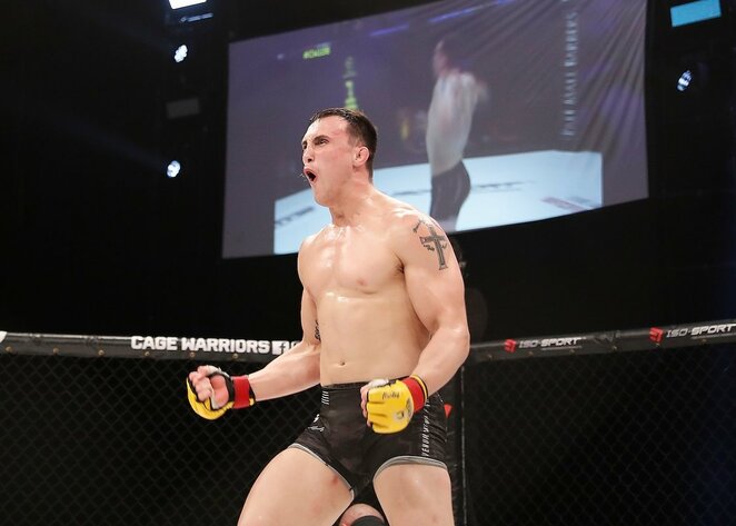 Modestas Bukauskas | dollyclew/cage warriors nuotr.