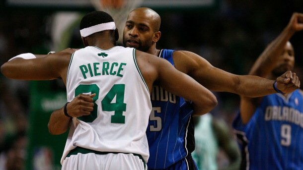 Paulas Pierce'as ir Vince'as Carteris | „Twitter“ nuotr. Paulas Pierce'as ir Vince'as Carteris | „Twitter“ nuotr.