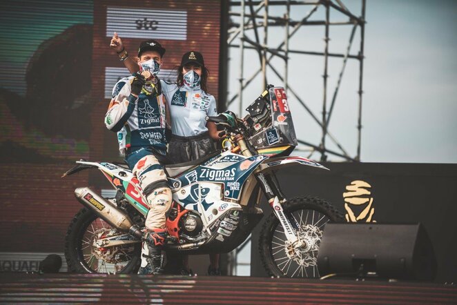 Arūnas Gelažninkas Dakaro finišo podiume ir apdovanojimuose | „Zigmas Dakar Team“ nuotr.