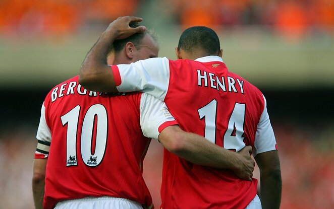 Dennisas Bergkampas ir Thierry Henry  | Scanpix nuotr. Dennisas Bergkampas ir Thierry Henry  | Scanpix nuotr.