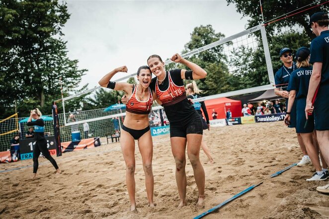 Danielė Kvedaraitė ir Jekaterina Kovalskaja | CEV nuotr. Danielė Kvedaraitė ir Jekaterina Kovalskaja | CEV nuotr.