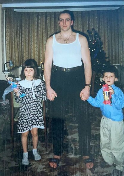 Modestas Bukauskas (dešinėje) su tėčiu ir sese | asmeninio archyvo nuotr.