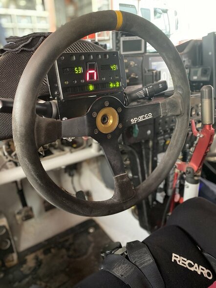 A.Juknevičius rengia pirmąjį Lietuvoje Dakaro relikvijų aukcioną | Organizatorių nuotr. A.Juknevičius rengia pirmąjį Lietuvoje Dakaro relikvijų aukcioną | Organizatorių nuotr.