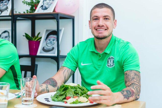 „Žalgiris“ apsilankė unikaliame socialiniame restorane „Pirmas blynas“ | Elvio Žaldario nuotr.