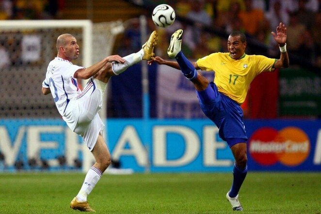 Zinedine’as Zidane’as ir Gilberto Silva  | „Twitter“ nuotr.
