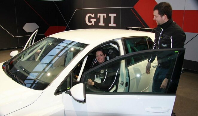 Lietuvos lenktynininkų dirbtuvėse – naujutėlaitis „VW Golf GTI TCR“ | Organizatorių nuotr.