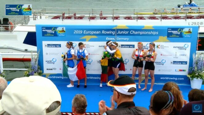 Ugnė Juzėnaitė ir Dovilė Rimkutė | Youtube.com nuotr. Ugnė Juzėnaitė ir Dovilė Rimkutė | Youtube.com nuotr.