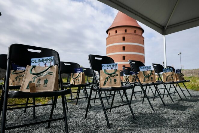 Klaipėdos piliavietėje suplevėsavo Olimpinės dienos vėliava | M.Baranausko nuotr.