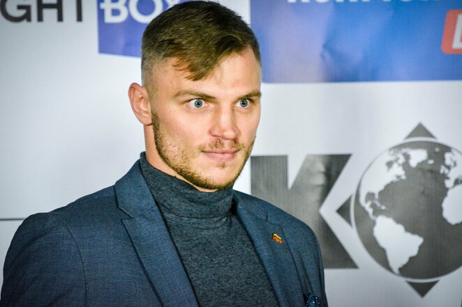 „Bushido & KOK'55 Hero's“ kovotojų svėrimai | Sportas.lt/Tito Pacausko nuotr. „Bushido & KOK'55 Hero's“ kovotojų svėrimai | Sportas.lt/Tito Pacausko nuotr.