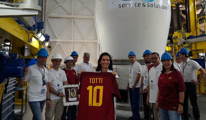 Francesco Totti marškinėliai išsiųsti į kosmosą | Organizatorių nuotr.
