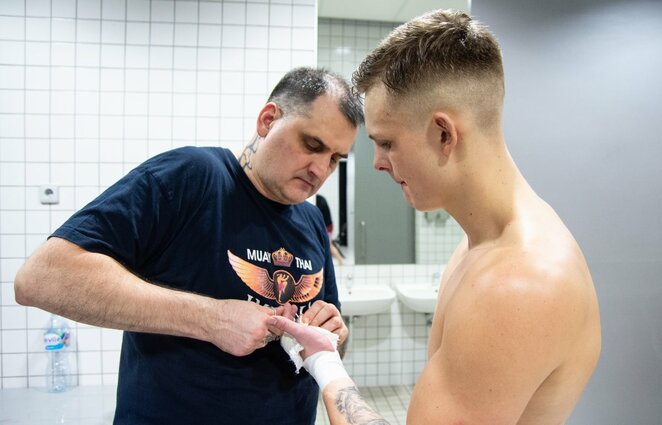 Dominykas Dirkstys su treneriu Vadimu Gridiajevu l Manto Stankevičiaus nuotr. Dominykas Dirkstys su treneriu Vadimu Gridiajevu l Manto Stankevičiaus nuotr.