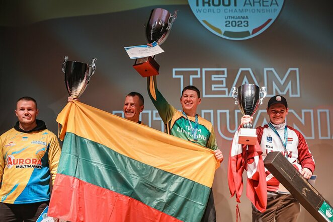 Tvenkinių upėtakių gaudymo pasaulio čempionato apdovanojimų ceremonija | Organizatorių nuotr.