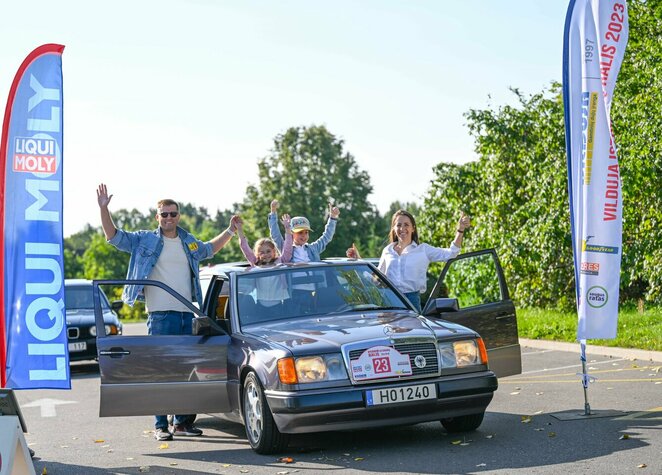 Istorinių automobilių gerbėjai džiugins Aukštaitijos gyventojus | Organizatorių nuotr.