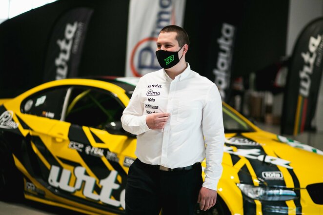 Benediktas Čirba ir jo „BMW E92 Eurofighter“ | Egidijaus Babelio nuotr.